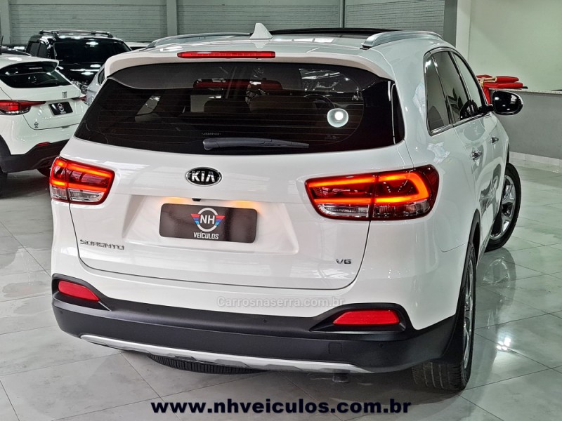 SORENTO 3.3 EX V6 24V GASOLINA 4P 7 LUGARES AUTOMATICO - 2018 - NOVO HAMBURGO