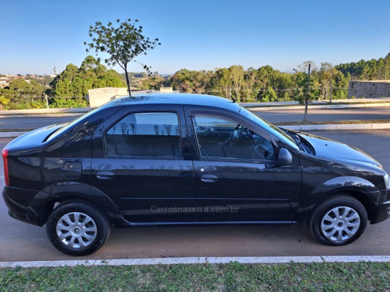 LOGAN 1.0 EXPRESSION 16V FLEX 4P MANUAL - 2011 - VERANóPOLIS