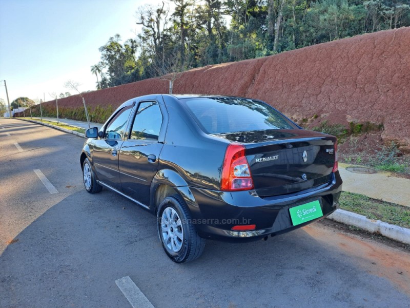 LOGAN 1.0 EXPRESSION 16V FLEX 4P MANUAL - 2011 - VERANóPOLIS