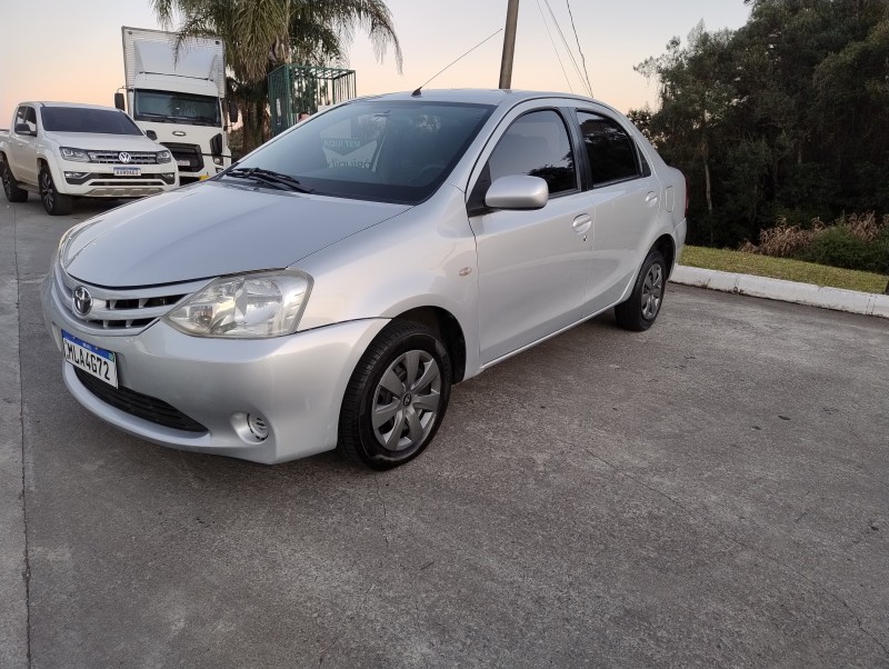 ETIOS 1.5 XS SEDAN 16V FLEX 4P MANUAL - 2013 - CAXIAS DO SUL