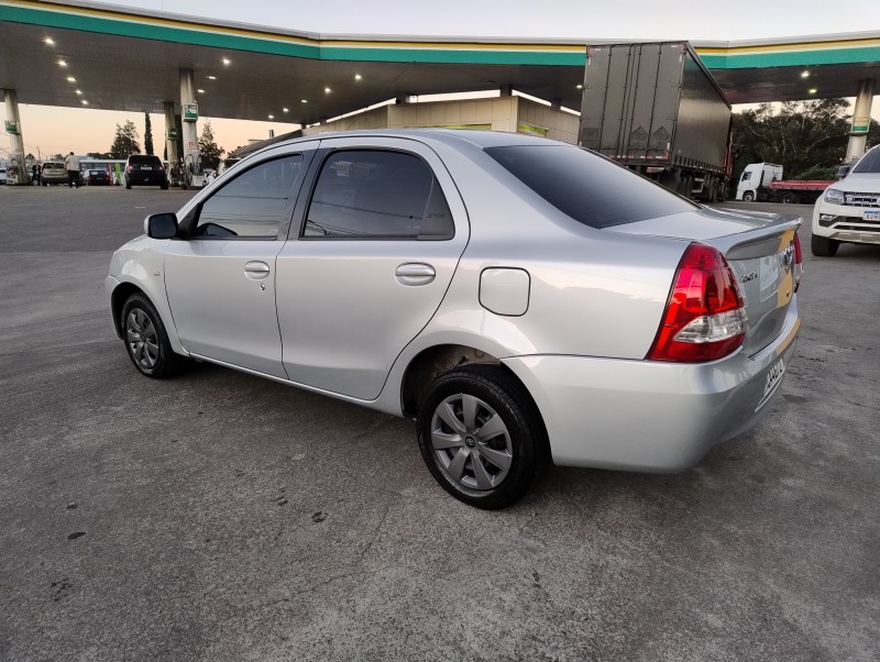 ETIOS 1.5 XS SEDAN 16V FLEX 4P MANUAL - 2013 - CAXIAS DO SUL