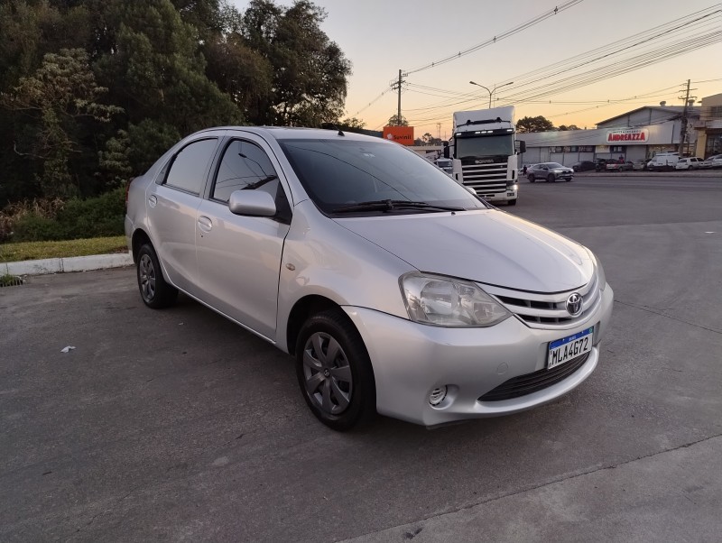 ETIOS 1.5 XS SEDAN 16V FLEX 4P MANUAL - 2013 - CAXIAS DO SUL