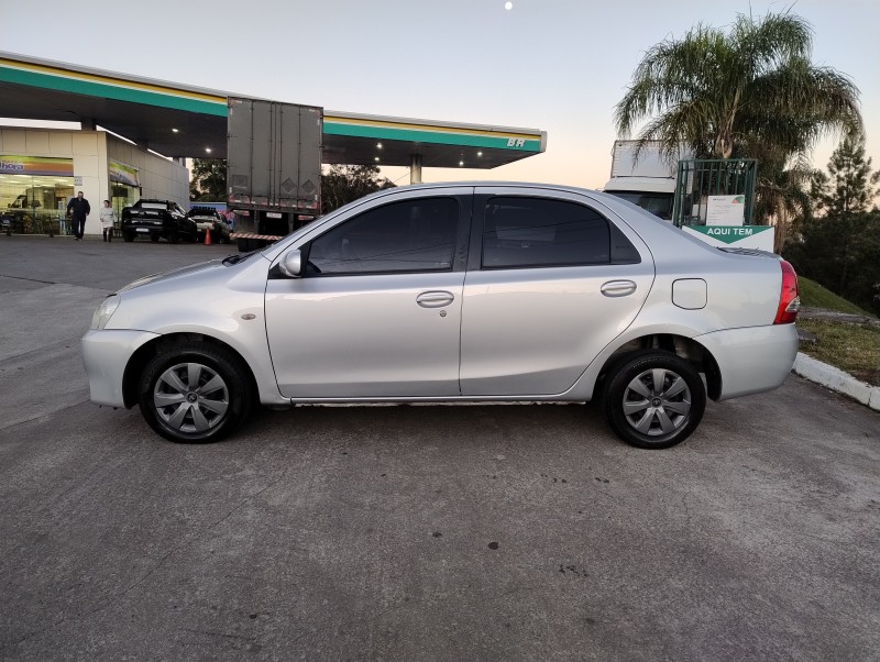 ETIOS 1.5 XS SEDAN 16V FLEX 4P MANUAL - 2013 - CAXIAS DO SUL