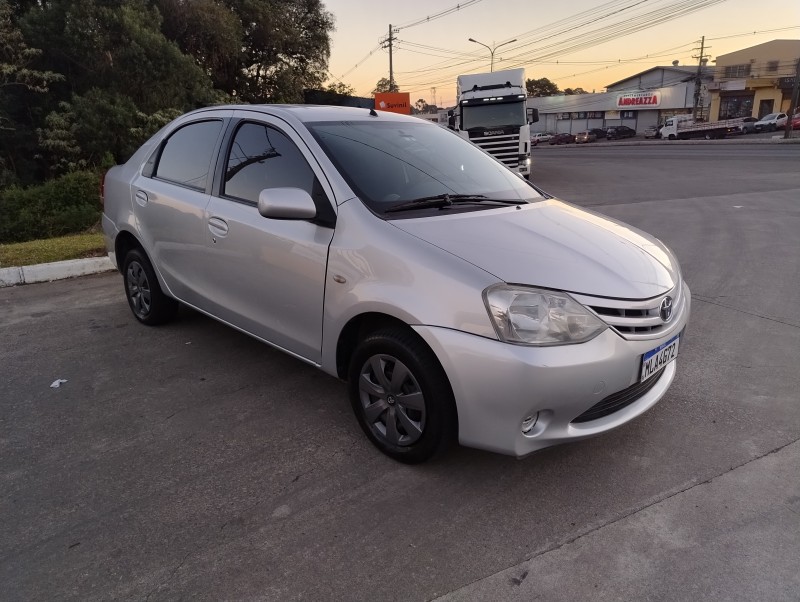 ETIOS 1.5 XS SEDAN 16V FLEX 4P MANUAL - 2013 - CAXIAS DO SUL