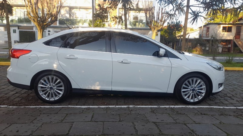 FOCUS 2.0 TITANIUM SEDAN 16V FLEX 4P AUTOMÁTICO - 2019 - FARROUPILHA