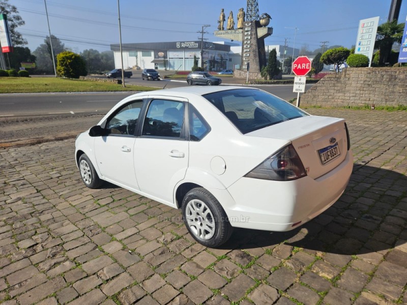 FIESTA 1.6 MPI CLASS 8V GASOLINA 4P MANUAL - 2014 - VERANóPOLIS