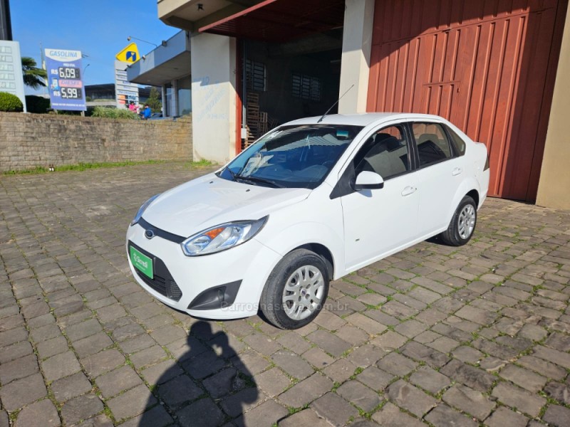 FIESTA 1.6 MPI CLASS 8V GASOLINA 4P MANUAL - 2014 - VERANóPOLIS