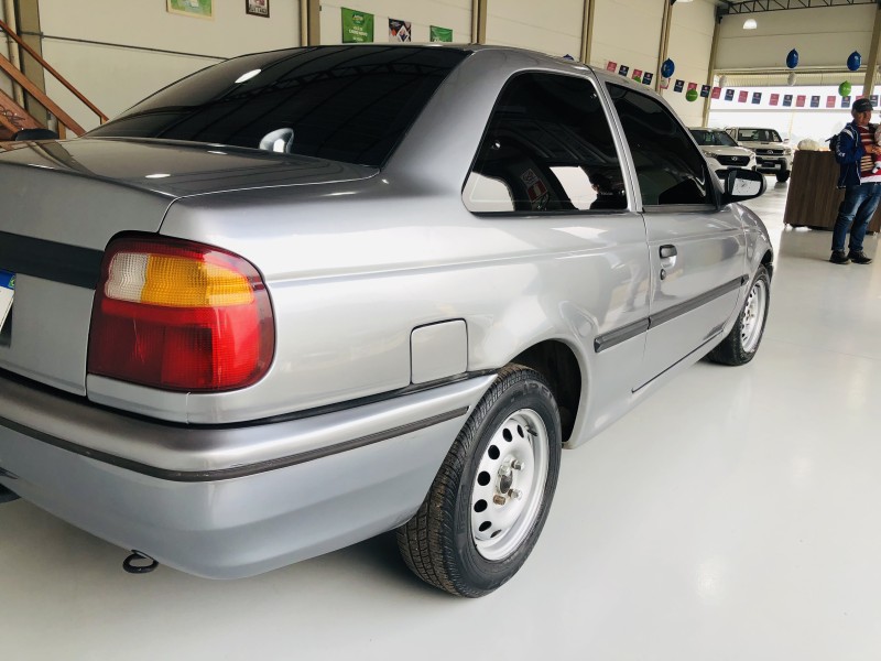 LOGUS 1.8 GLI 8V GASOLINA 2P MANUAL - 1995 - VALE REAL