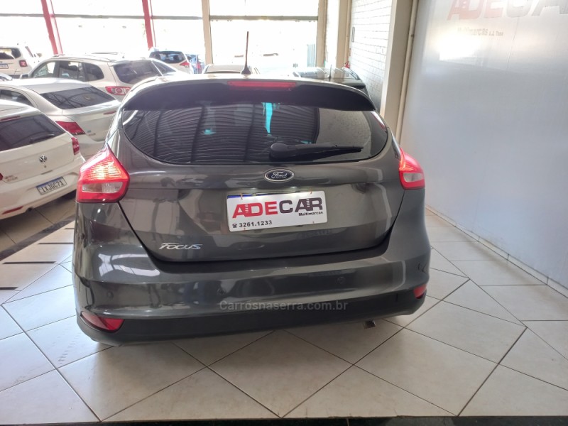 FOCUS 1.6 SE 16V FLEX 4P MANUAL - 2018 - FARROUPILHA