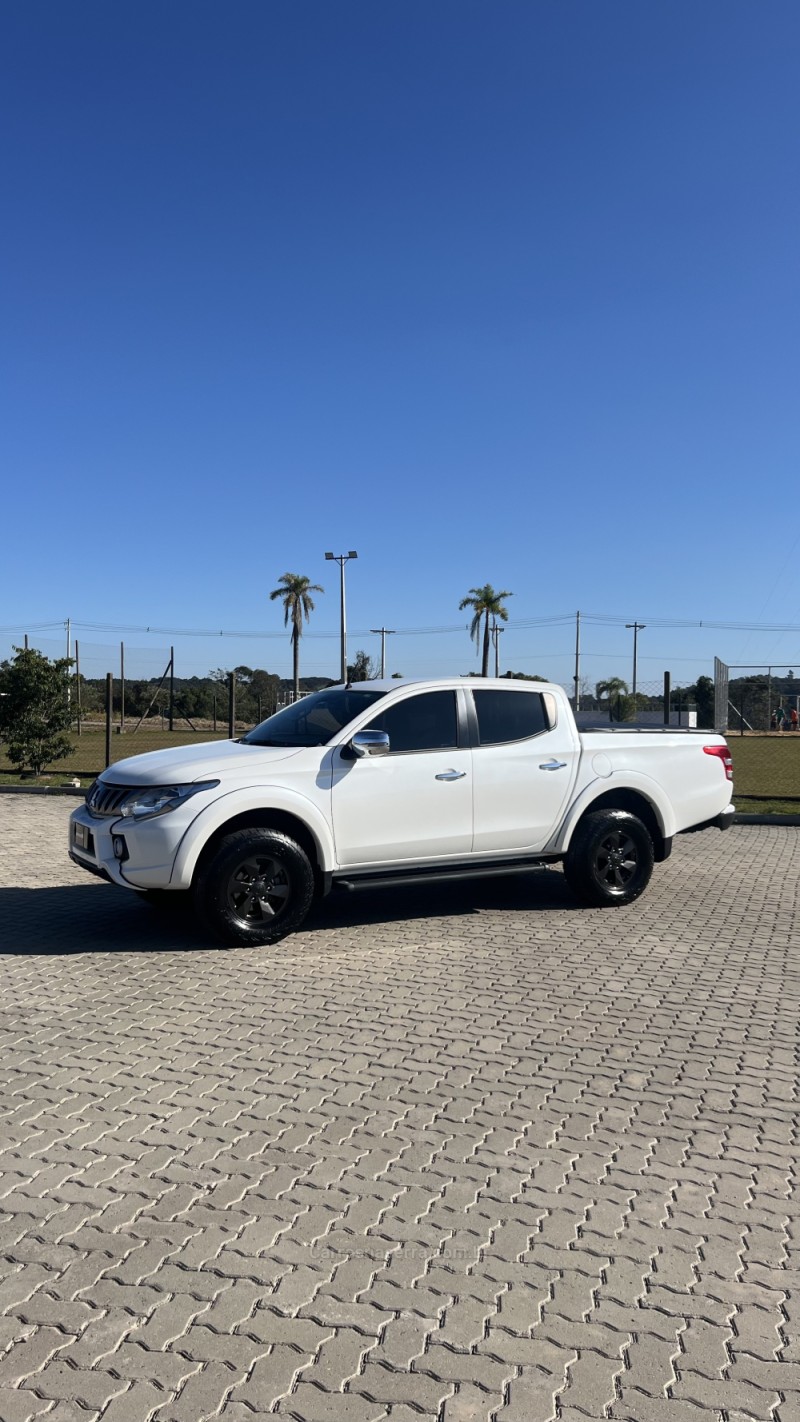 L200 TRITON 2.4 16V TURBO DIESEL SPORT HPE TOP CD 4P 4X4 AUTOMÁTICO - 2019 - ANTôNIO PRADO