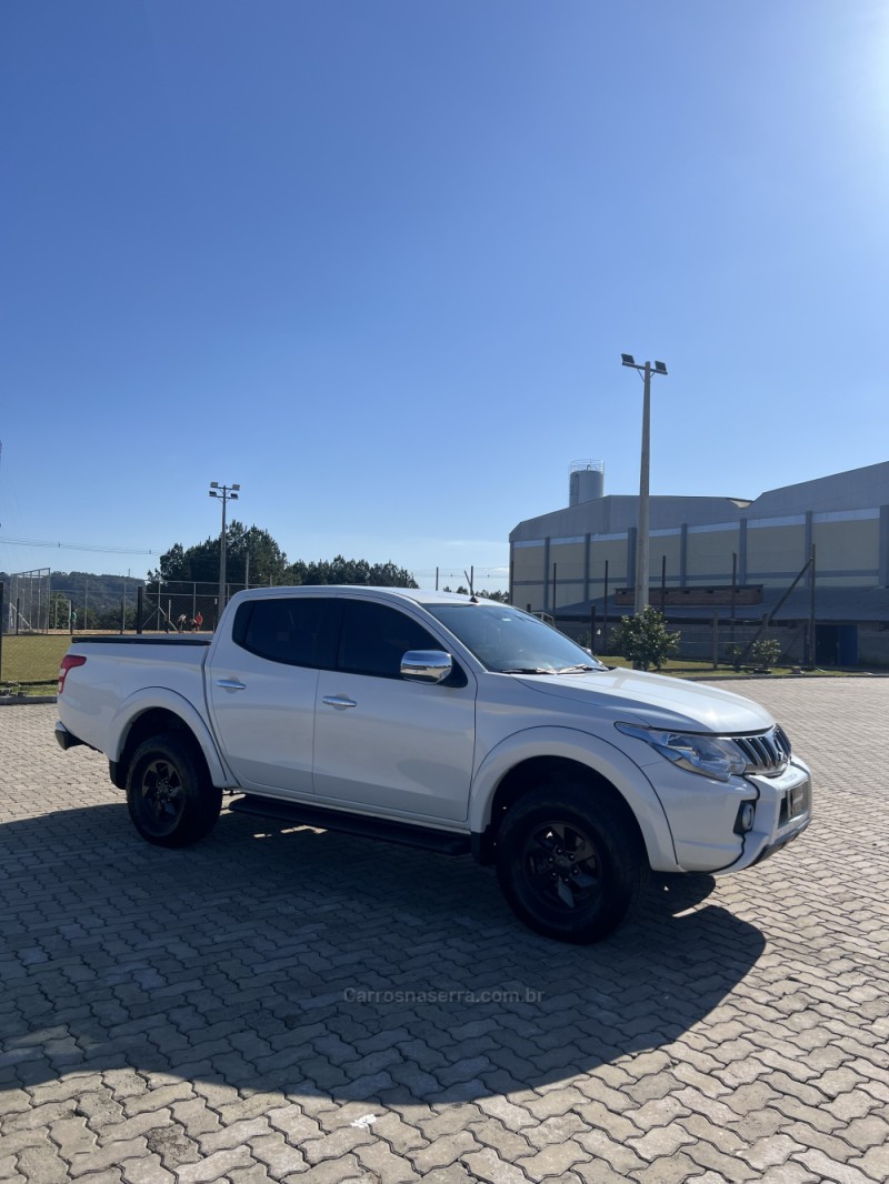 L200 TRITON 2.4 16V TURBO DIESEL SPORT HPE TOP CD 4P 4X4 AUTOMÁTICO - 2019 - ANTôNIO PRADO