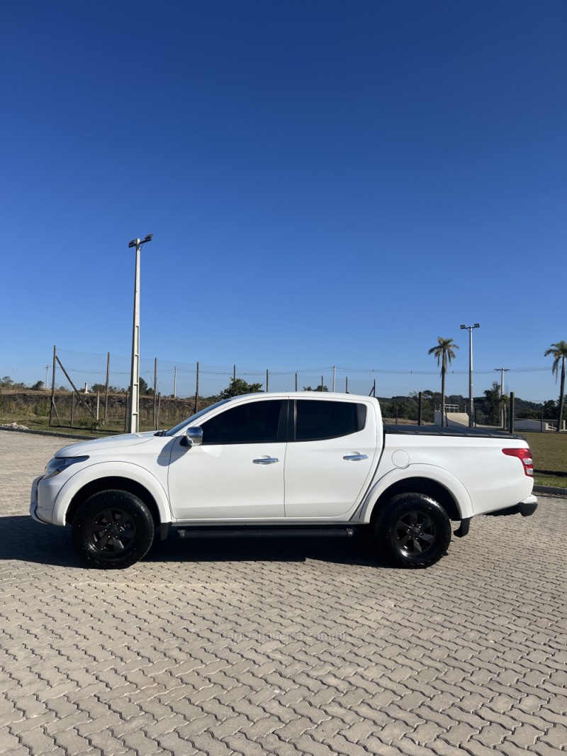 L200 TRITON 2.4 16V TURBO DIESEL SPORT HPE TOP CD 4P 4X4 AUTOMÁTICO - 2019 - ANTôNIO PRADO