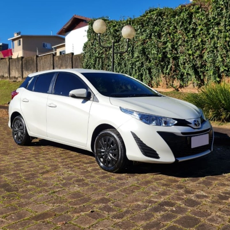 YARIS 1.3 XL LIVE 16V FLEX 4P MANUAL - 2020 - LAGOA VERMELHA