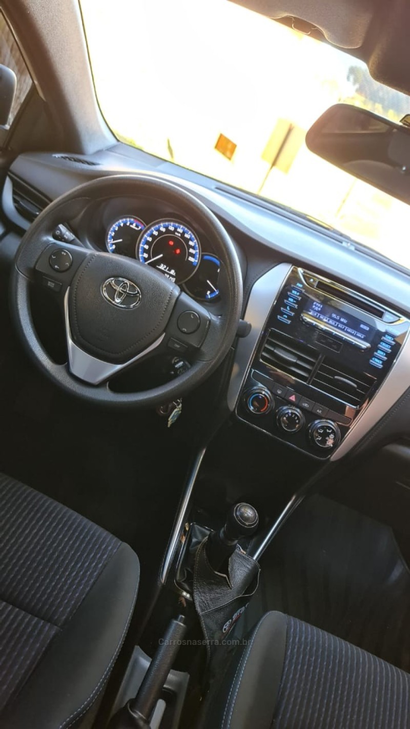 YARIS 1.3 XL LIVE 16V FLEX 4P MANUAL - 2020 - LAGOA VERMELHA