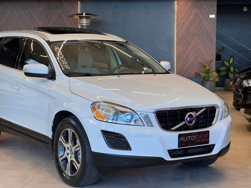 XC60 2.0 T5 DYNAMIC FWD TURBO GASOLINA 4P AUTOMÁTICO - 2013 - CAMPO BOM