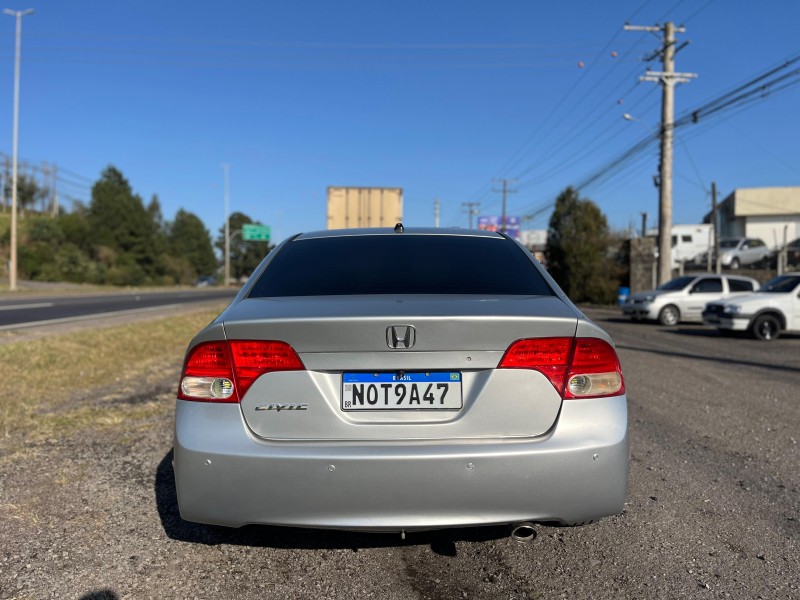 CIVIC 1.8 LXL 16V FLEX 4P AUTOMÁTICO - 2011 - FARROUPILHA