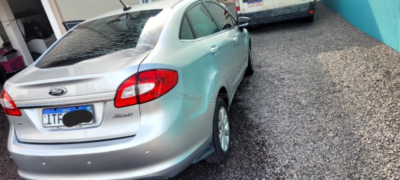 FIESTA 1.6 SE SEDAN 16V FLEX 4P MANUAL - 2012 - FARROUPILHA