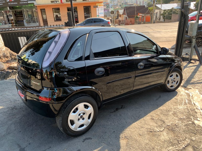 CORSA 1.4 MPFI MAXX 8V FLEX 4P MANUAL - 2011 - CAXIAS DO SUL