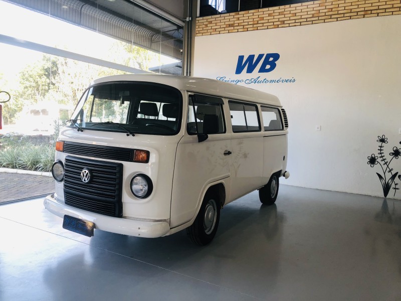 KOMBI 1.6 MI STD LOTAÇÃO 8V GASOLINA 3P MANUAL