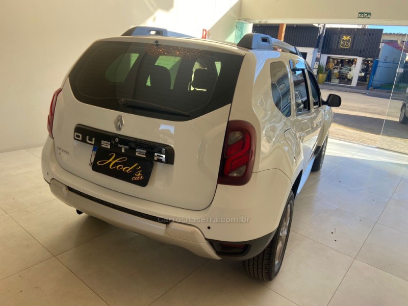 DUSTER 1.6 DYNAMIQUE 4X2 16V FLEX 4P MANUAL - 2018 - CANELA