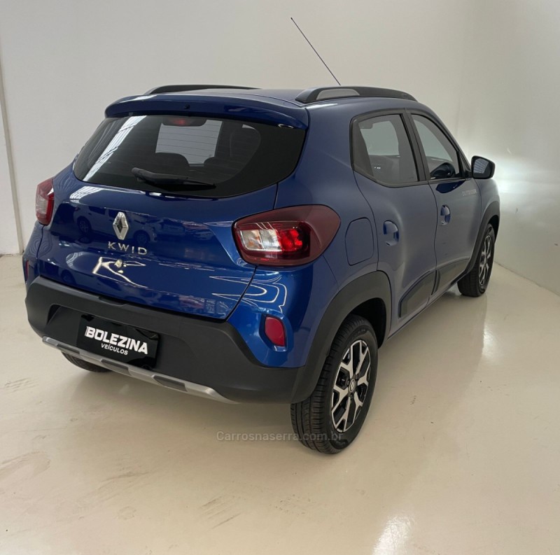 KWID 1.0 12V OUTSIDER FLEX 4P MANUAL - 2023 - NOVO HAMBURGO