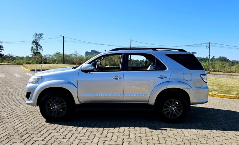 HILUX SW4 2.7 SR 4X2 16V FLEX 4P AUTOMÁTICO - 2015 - LAJEADO