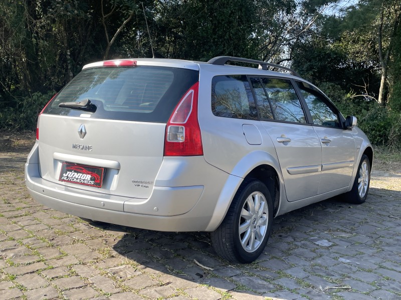 MÉGANE 1.6 DYNAMIQUE 16V FLEX 4P MANUAL - 2011 - CAXIAS DO SUL