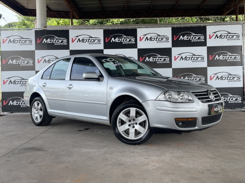 BORA 2.0 MI 8V GASOLINA 4P MANUAL - 2010 - PAROBé