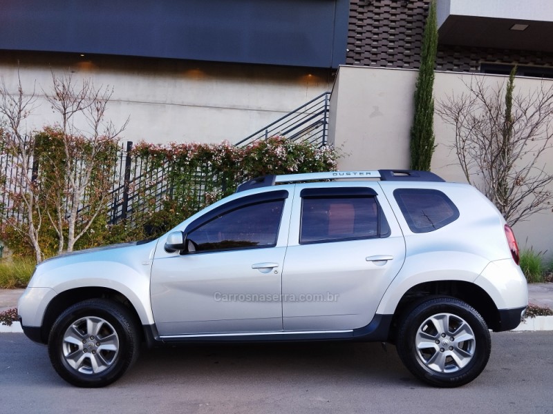 DUSTER 1.6 DYNAMIQUE 4X2 16V FLEX 4P AUTOMÁTICO - 2020 - FARROUPILHA