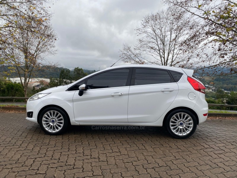 FIESTA 1.6 TITANIUM HATCH 16V FLEX 4P MANUAL - 2015 - DOIS IRMãOS