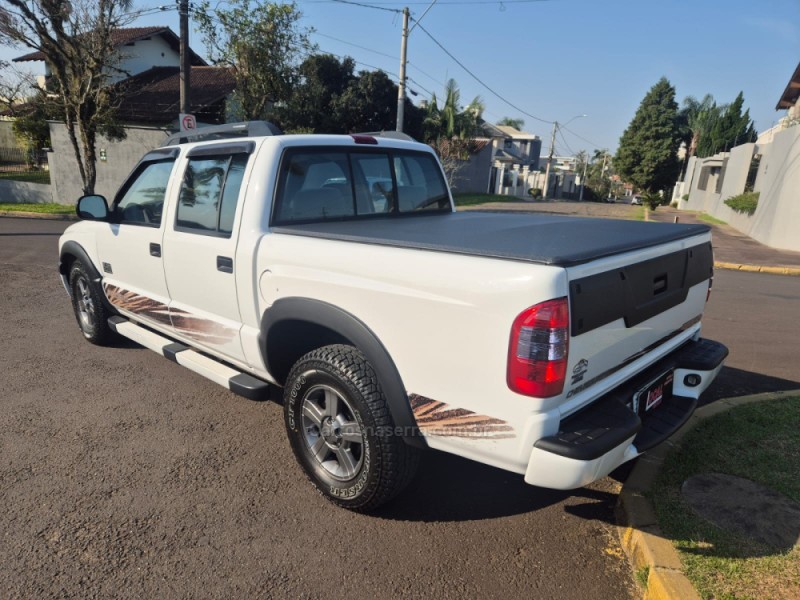 S10 2.4 MPFI RODEIO 4X2 CD 8V FLEX 4P MANUAL - 2011 - SãO LEOPOLDO