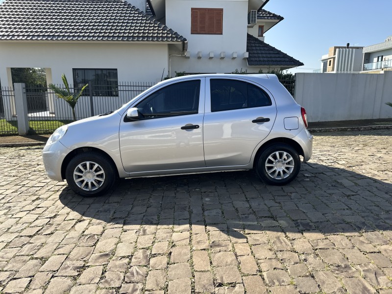 MARCH 1.0 S 16V FLEX 4P MANUAL - 2013 - LAJEADO