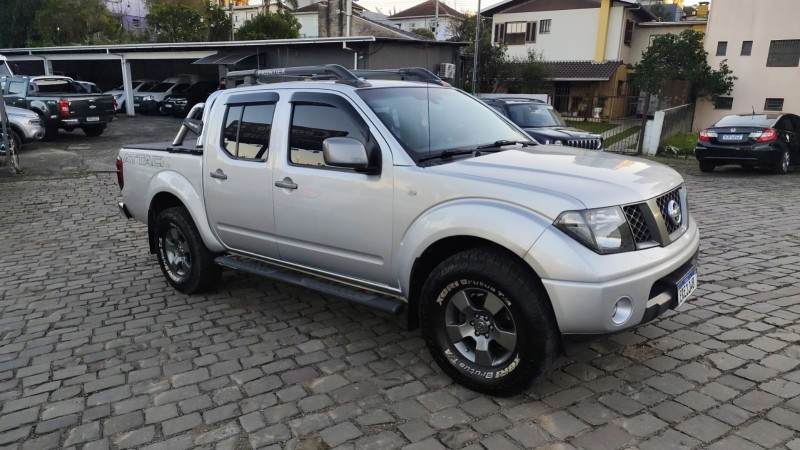 FRONTIER 2.5 SE ATTACK 4X4 CD TURBO ELETRONIC DIESEL 4P MANUAL - 2013 - FARROUPILHA