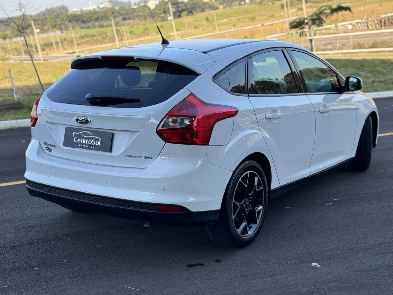 FOCUS 2.0 SE HATCH 16V FLEX 4P AUTO - 2014 - CARLOS BARBOSA