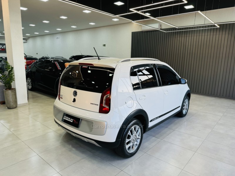 UP 1.0 CROSS I MOTION T.FLEX 12V 4P AUTOMÁTICO - 2016 - DOIS IRMãOS