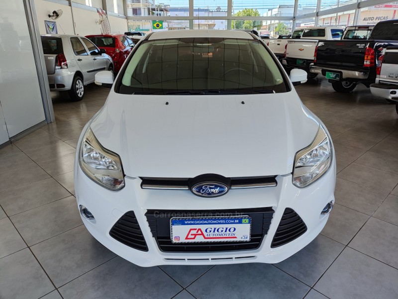 FOCUS 2.0 SE HATCH 16V FLEX 4P AUTO - 2015 - TAPEJARA