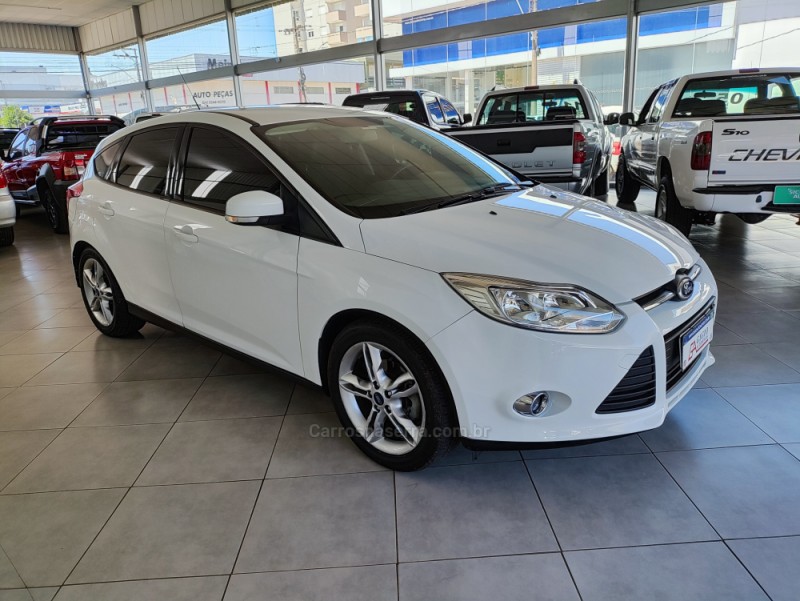 FOCUS 2.0 SE HATCH 16V FLEX 4P AUTO - 2015 - TAPEJARA