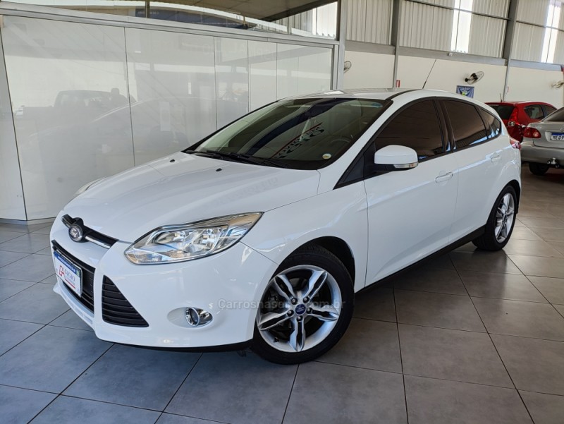 FOCUS 2.0 SE HATCH 16V FLEX 4P AUTO - 2015 - TAPEJARA