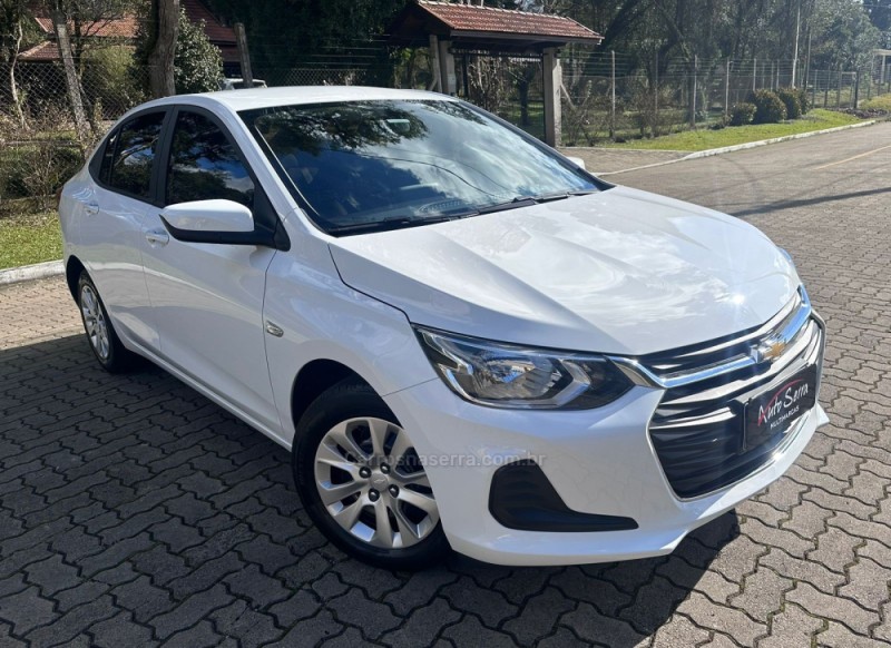 ONIX 1.0 SEDAN PLUS LT 12V FLEX 4P MANUAL