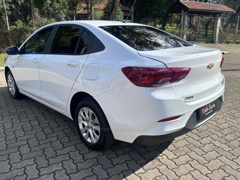 ONIX 1.0 SEDAN PLUS LT 12V FLEX 4P MANUAL - 2022 - CANELA