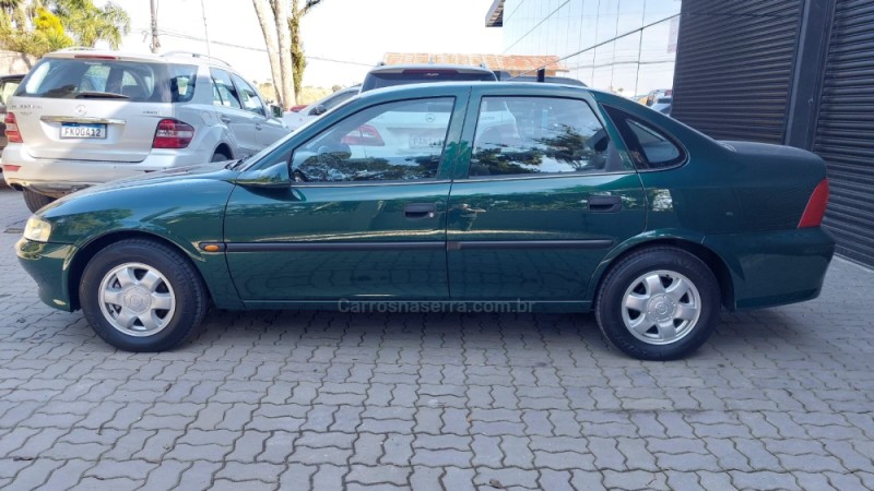 VECTRA 2.2 MPFI GL 8V GASOLINA 4P MANUAL - 2000 - CAXIAS DO SUL