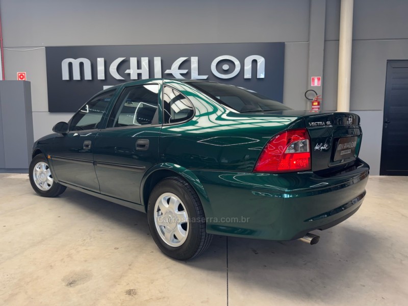 VECTRA 2.2 MPFI GL 8V GASOLINA 4P MANUAL - 2000 - CAXIAS DO SUL