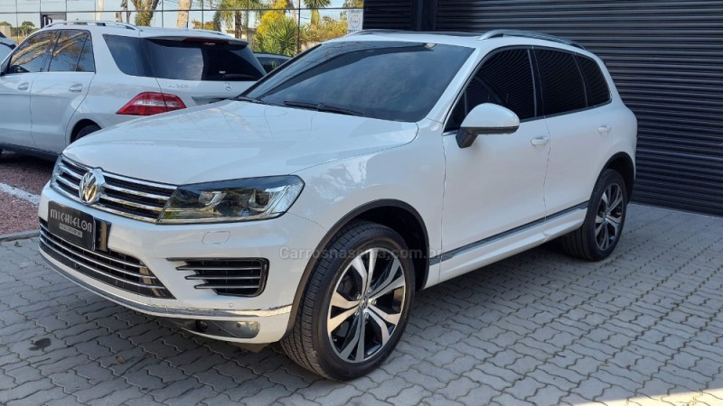 TOUAREG 4.2 R LINE V8 32V GASOLINA 4P TIPTRONIC - 2015 - CAXIAS DO SUL