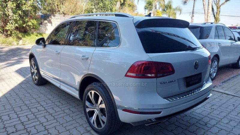 TOUAREG 4.2 R LINE V8 32V GASOLINA 4P TIPTRONIC - 2016 - CAXIAS DO SUL