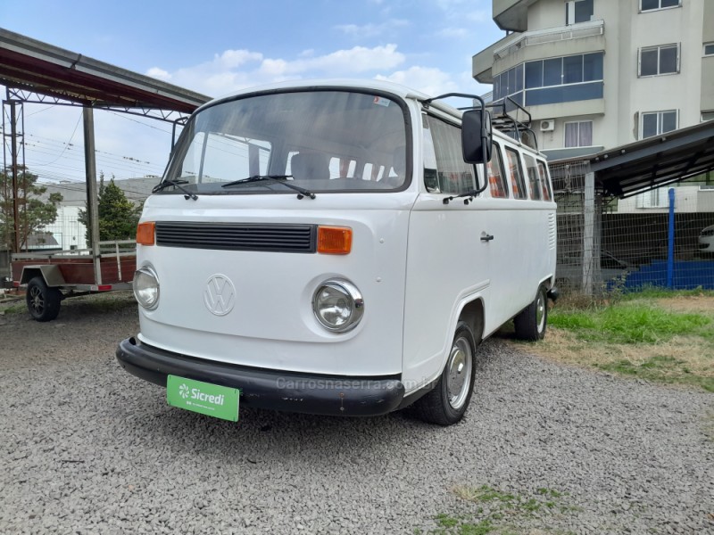 KOMBI 1.6 LUXO 8V GASOLINA 3P MANUAL