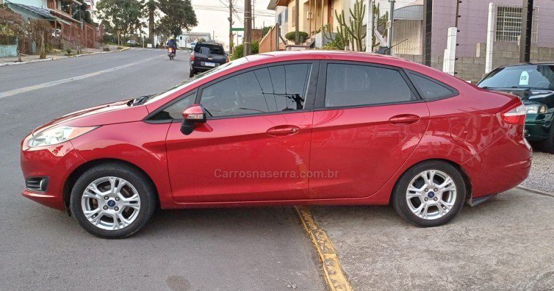 FIESTA 1.6 SE SEDAN 16V FLEX 4P MANUAL - 2015 - FARROUPILHA