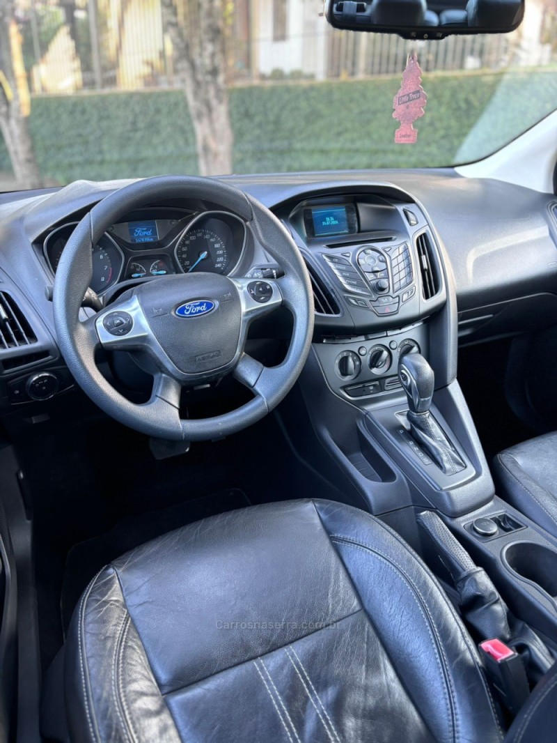 FOCUS 2.0 SE 16V FLEX 4P AUTOMÁTICO - 2015 - LAJEADO