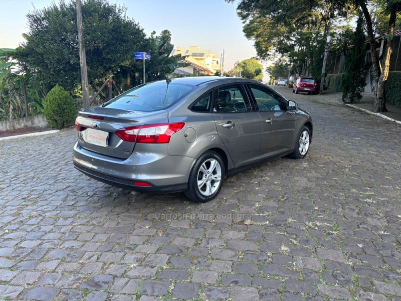 FOCUS 2.0 SE 16V FLEX 4P AUTOMÁTICO - 2015 - LAJEADO