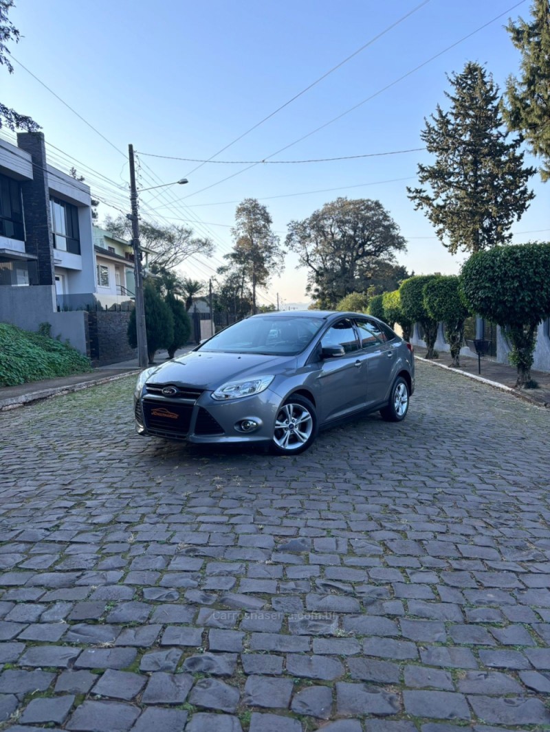 FOCUS 2.0 SE 16V FLEX 4P AUTOMÁTICO - 2015 - LAJEADO