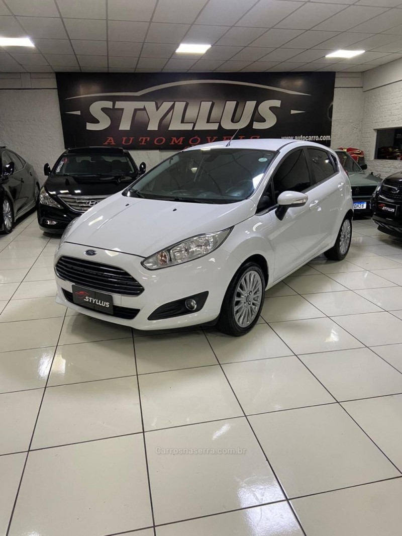 FIESTA 1.6 TITANIUM HATCH 16V FLEX 4P AUTOMÁTICO - 2015 - ESTâNCIA VELHA